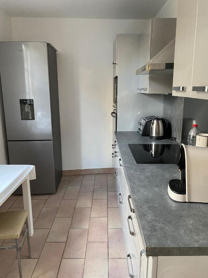 Grand F4 De 71M2 Pour 6 Personnes En Plein Centre Ville Arpajon Exterior photo